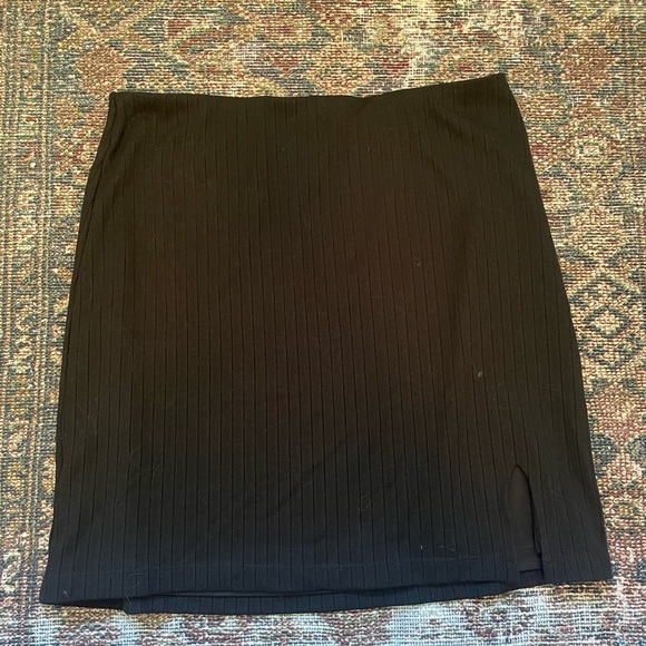 REVOLVE‎ PRIVACY PLEASE SKIRT - Picture 1 of 3